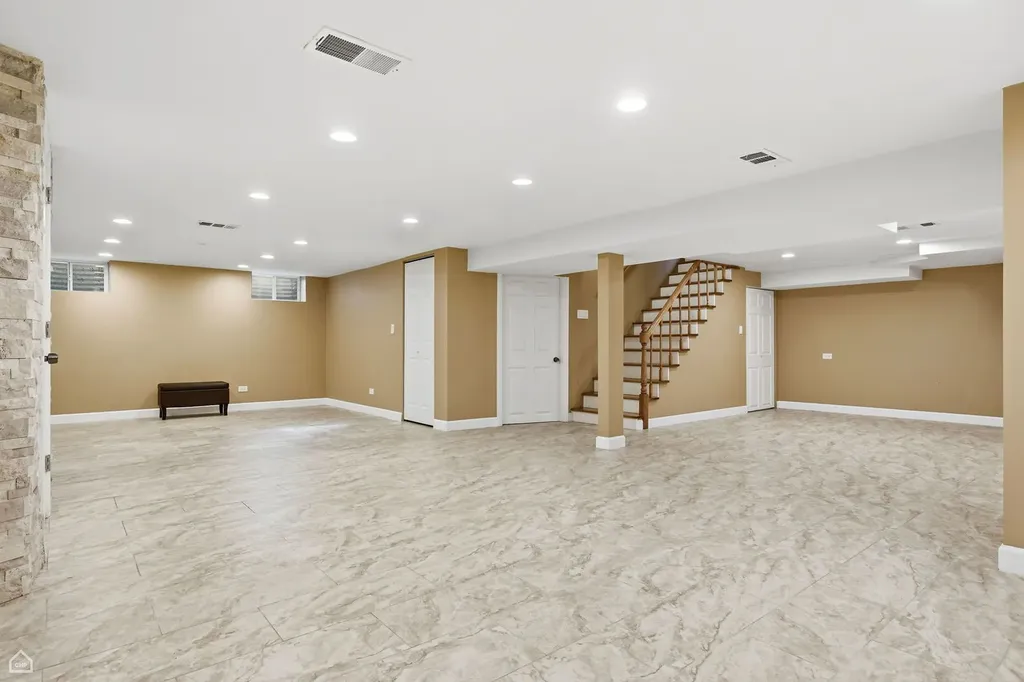 6310 North La Crosse Avenue Chicago IL 60646