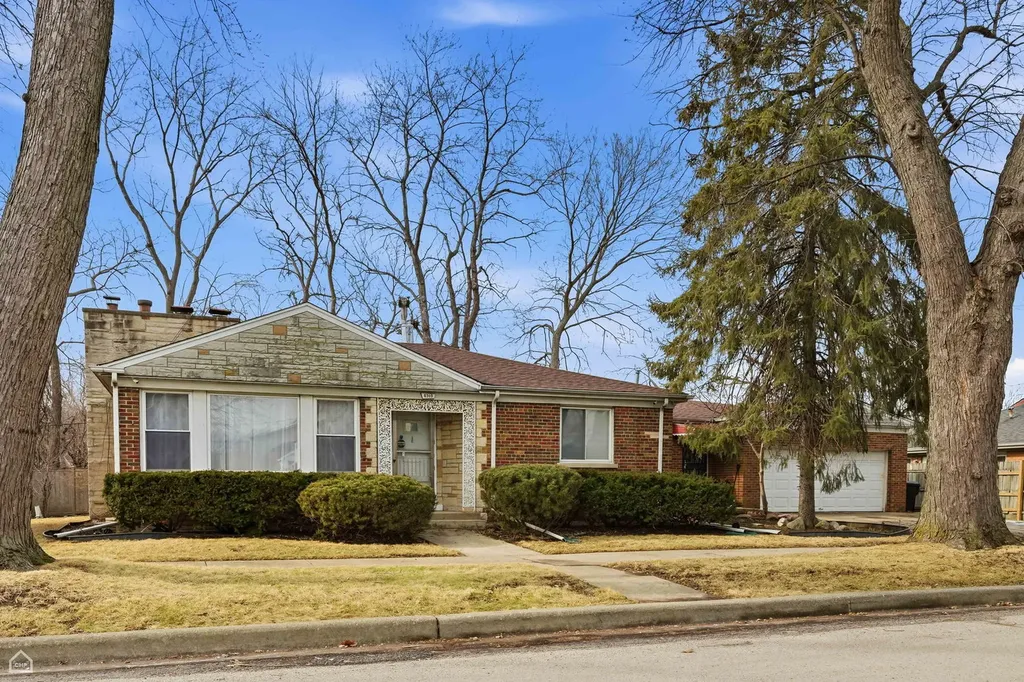 6310 North La Crosse Avenue Chicago IL 60646