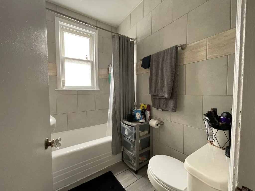 2017 West Norwood Street Chicago IL 60659