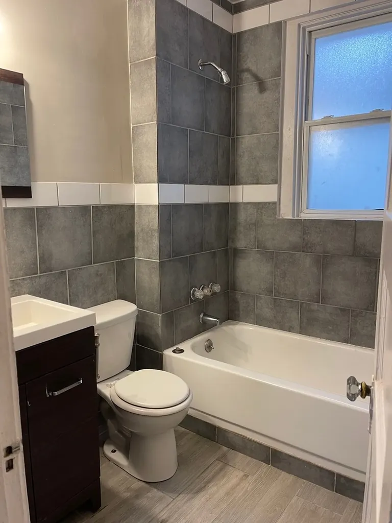 2017 West Norwood Street Chicago IL 60659