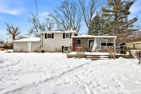 8 East Rollins Road Round Lake Beach IL 60073