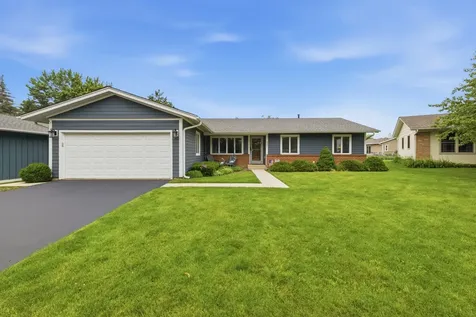 1321 Cumberland Circle E Elk Grove Village IL 60007