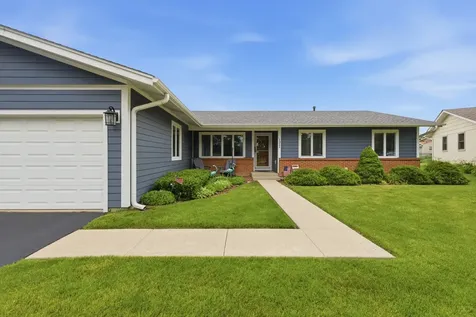 1321 Cumberland Circle E Elk Grove Village IL 60007