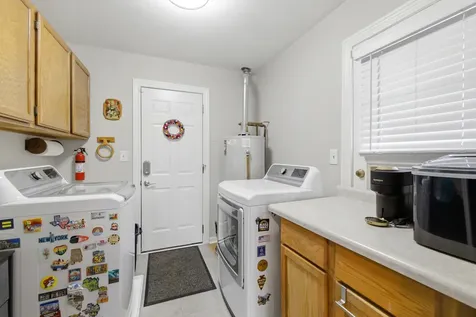 1321 Cumberland Circle E Elk Grove Village IL 60007