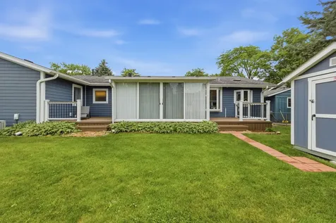 1321 Cumberland Circle E Elk Grove Village IL 60007