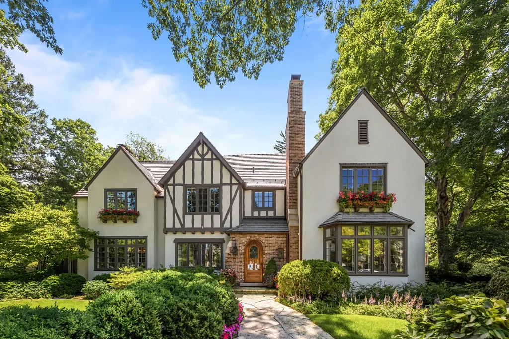 701 East Center Avenue Lake Bluff IL 60044