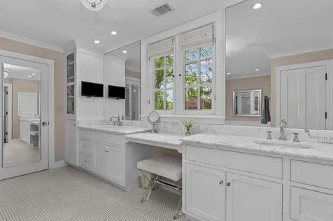 701 East Center Avenue Lake Bluff IL 60044
