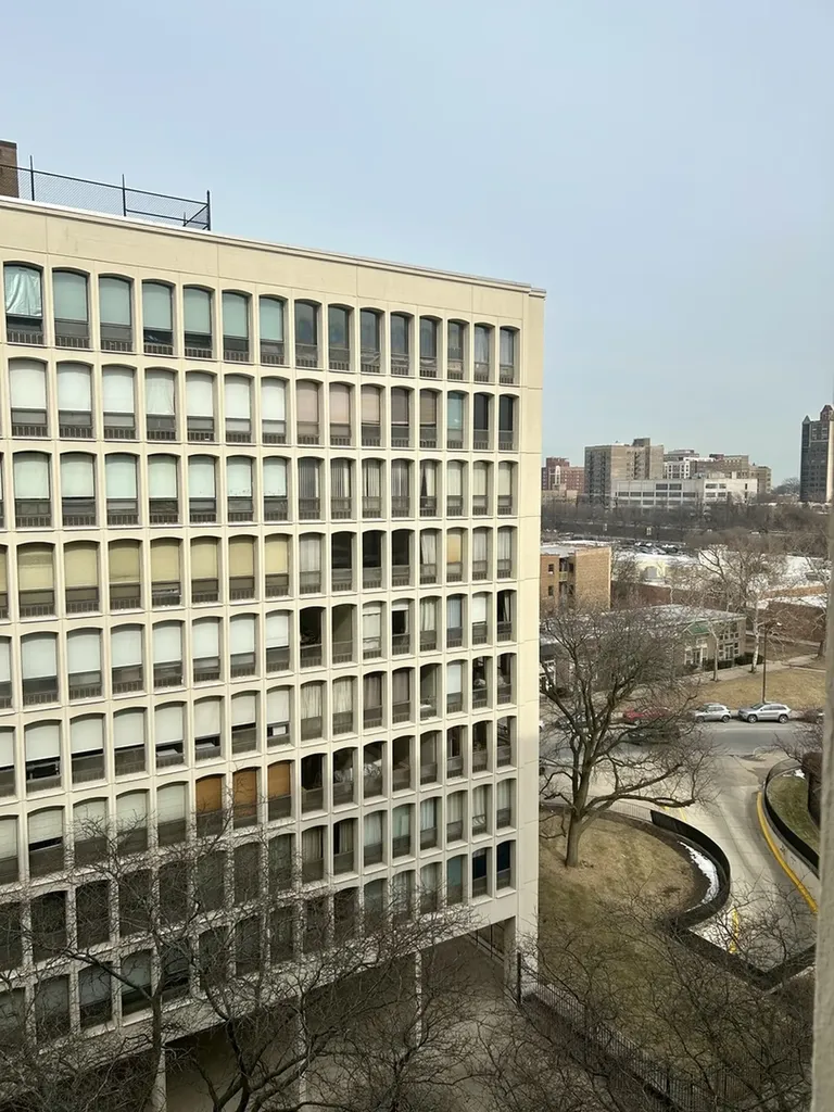 1450 East 55th Place Chicago IL 60637