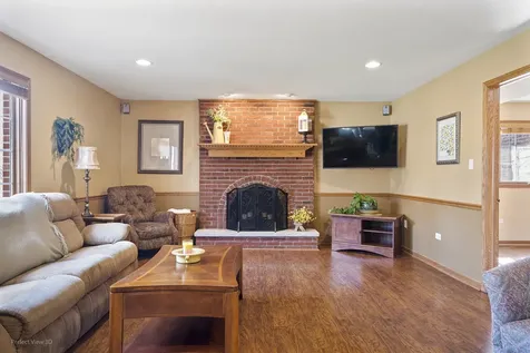 19813 Clare Drive Tinley Park IL 60487