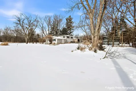 8 East Rollins Road Round Lake Beach IL 60073