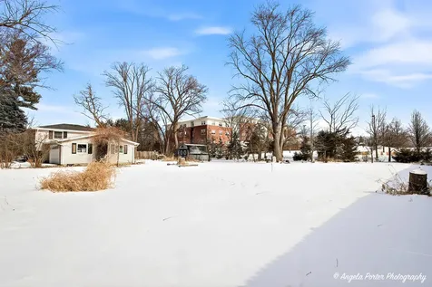 8 East Rollins Road Round Lake Beach IL 60073