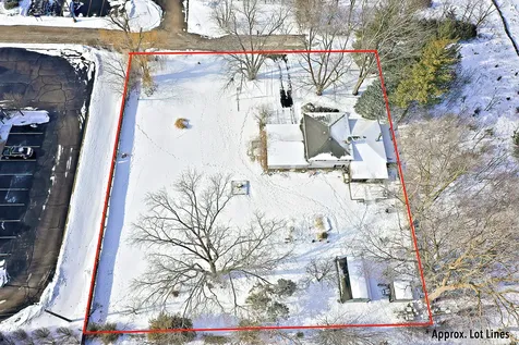 8 East Rollins Road Round Lake Beach IL 60073