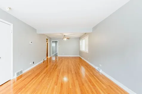 7637 South Essex Avenue Chicago IL 60649