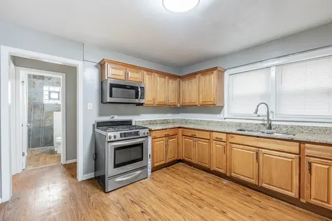 7637 South Essex Avenue Chicago IL 60649