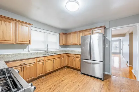 7637 South Essex Avenue Chicago IL 60649