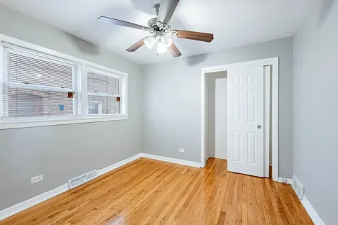 7637 South Essex Avenue Chicago IL 60649