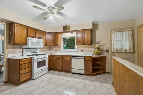 3821 Cheyenne Road Gurnee IL 60031