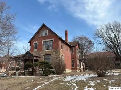 438 North 6th Quincy IL 62301