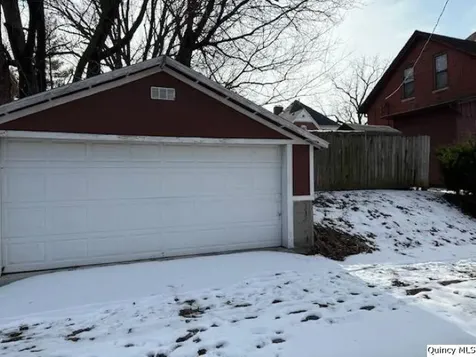 438 North 6th Quincy IL 62301
