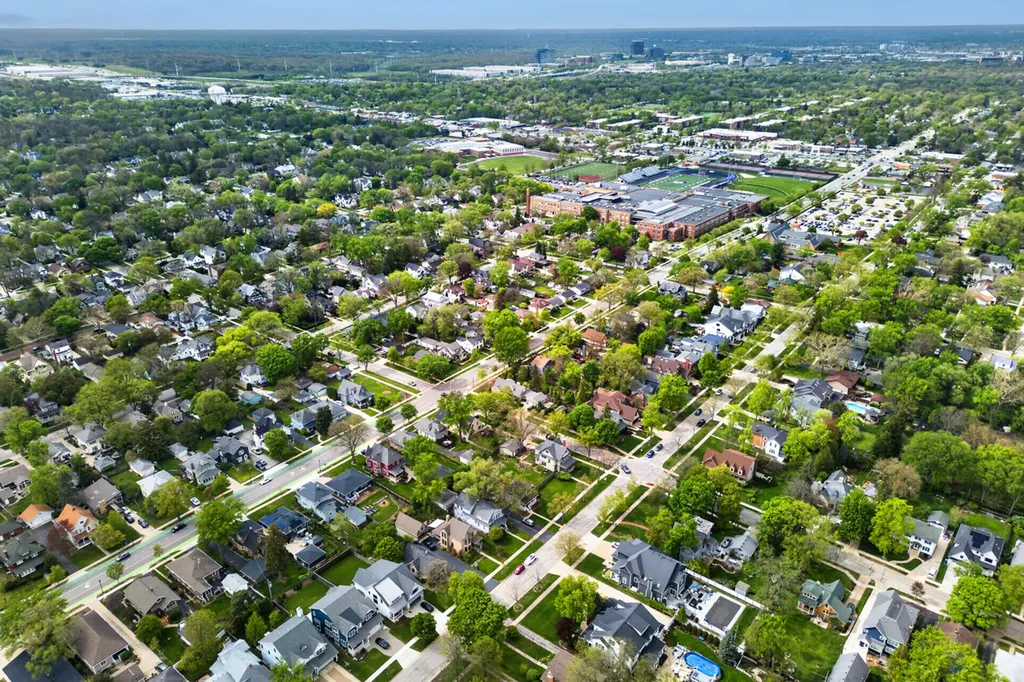 4725 Main Street Downers Grove IL 60515