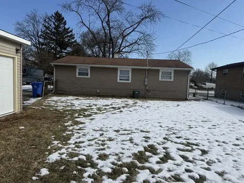 636 Jefferson Avenue Carpentersville IL 60110