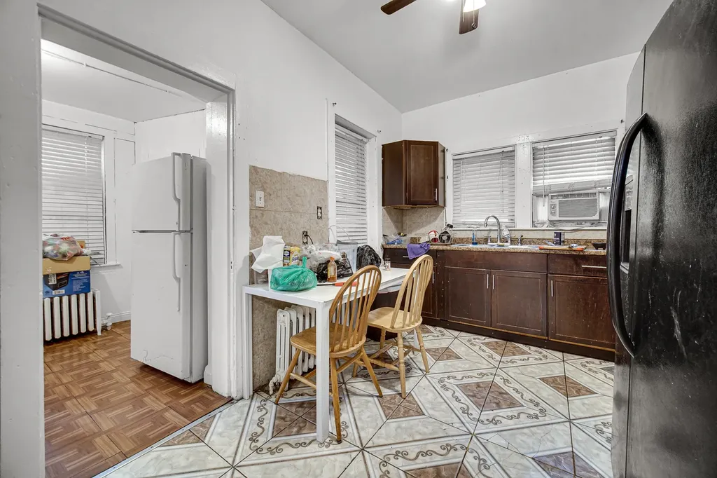 924 North Pulaski Avenue Chicago IL 60651