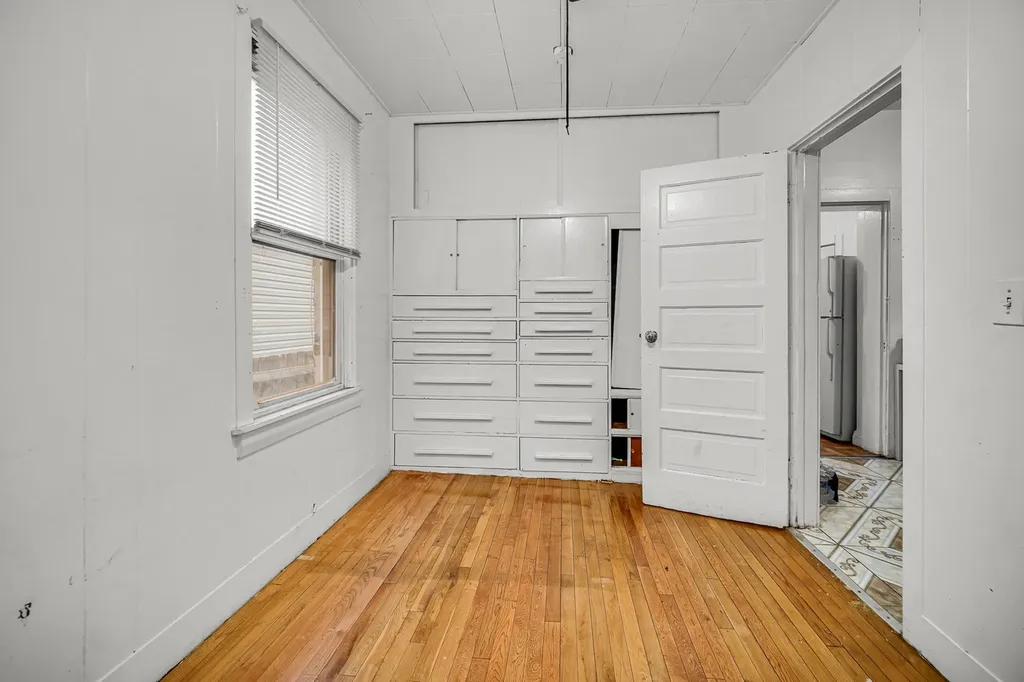 924 North Pulaski Avenue Chicago IL 60651
