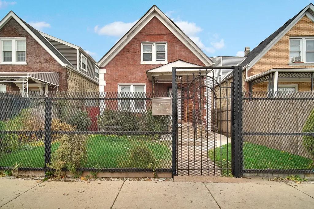 924 North Pulaski Avenue Chicago IL 60651
