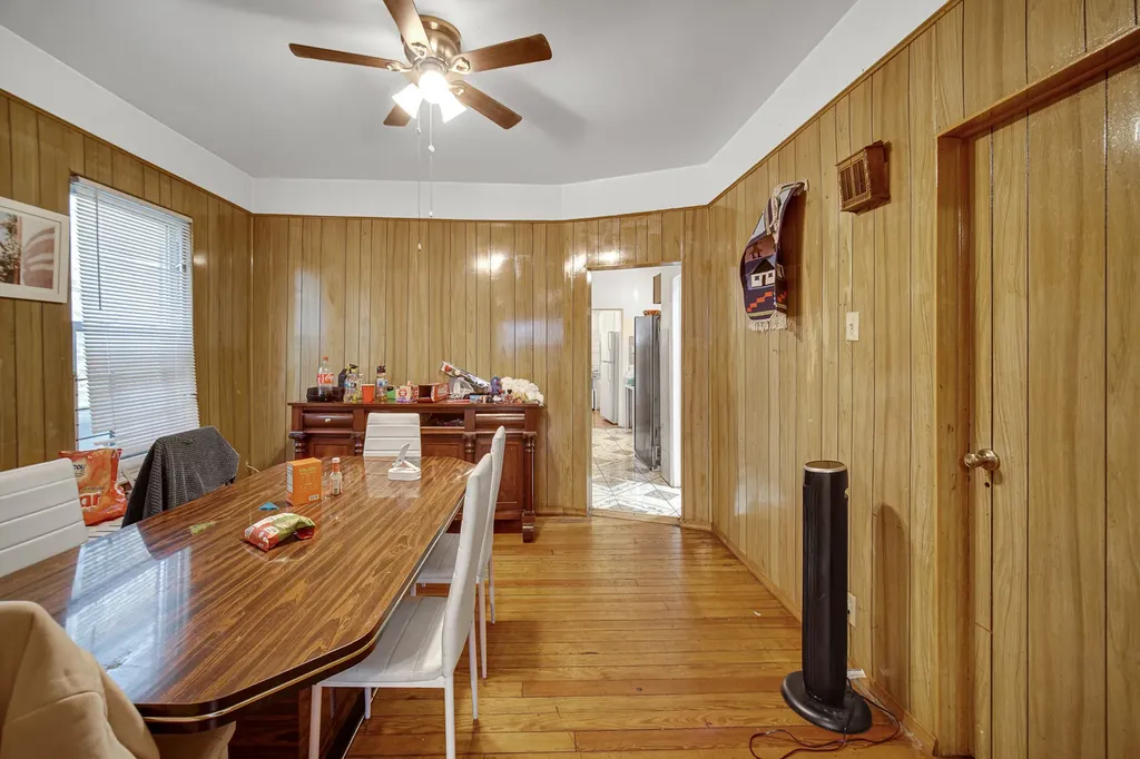 924 North Pulaski Avenue Chicago IL 60651