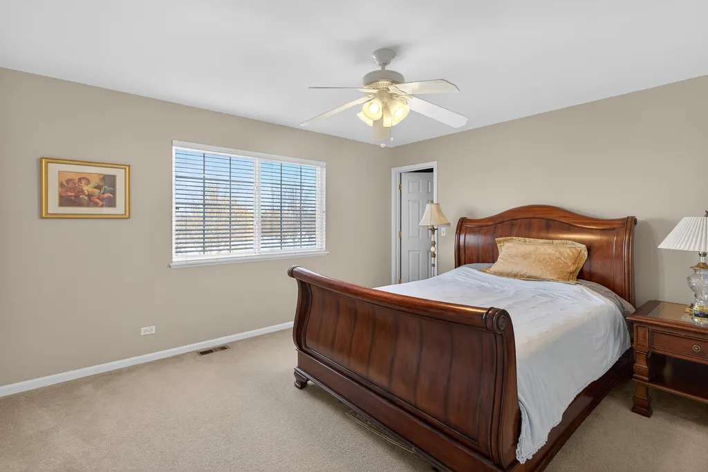 2458 Cushing Lane Aurora IL 60503