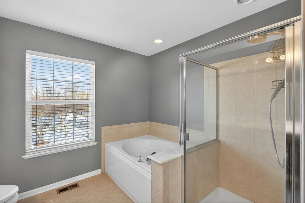 2458 Cushing Lane Aurora IL 60503