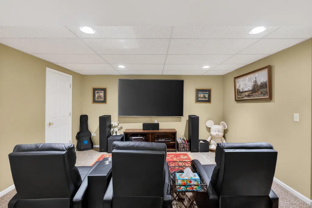 2458 Cushing Lane Aurora IL 60503
