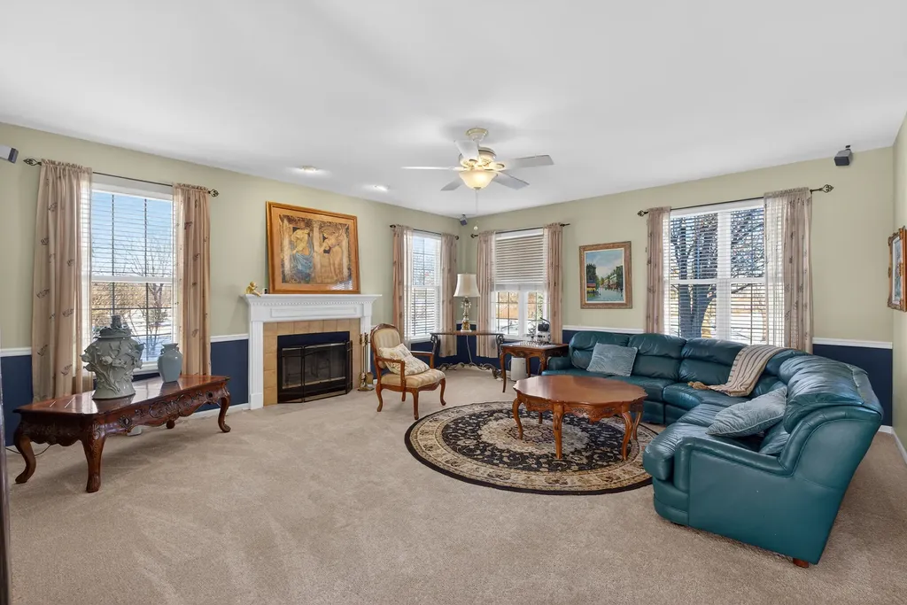 2458 Cushing Lane Aurora IL 60503
