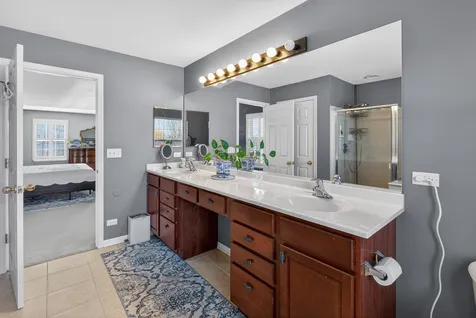2458 Cushing Lane Aurora IL 60503
