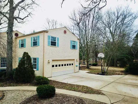 3 Hettinger Court Monticello IL 61856
