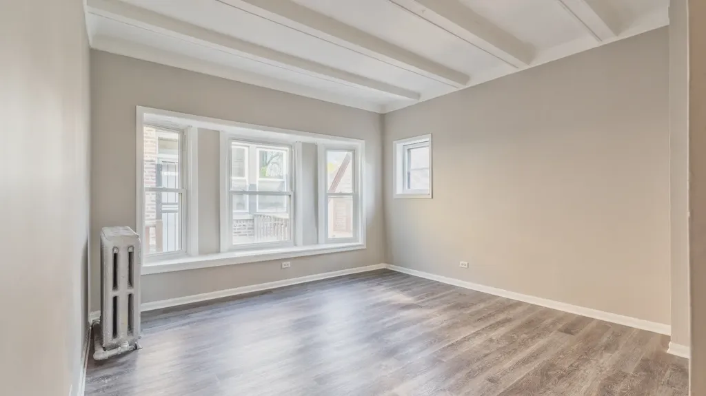 1327 East 52nd Street Chicago IL 60615