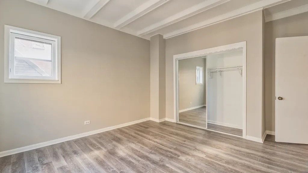1327 East 52nd Street Chicago IL 60615