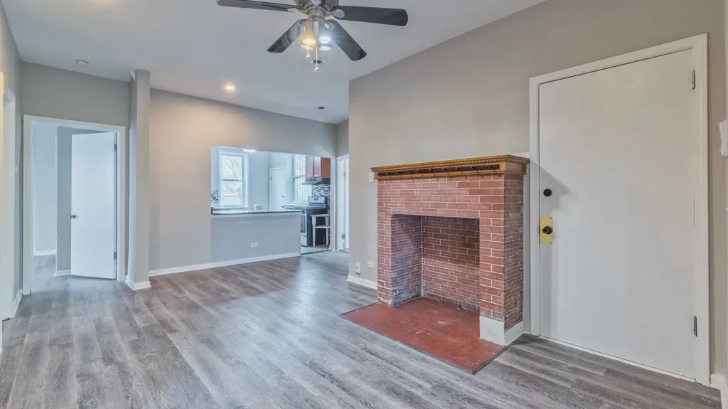 1327 East 52nd Street Chicago IL 60615