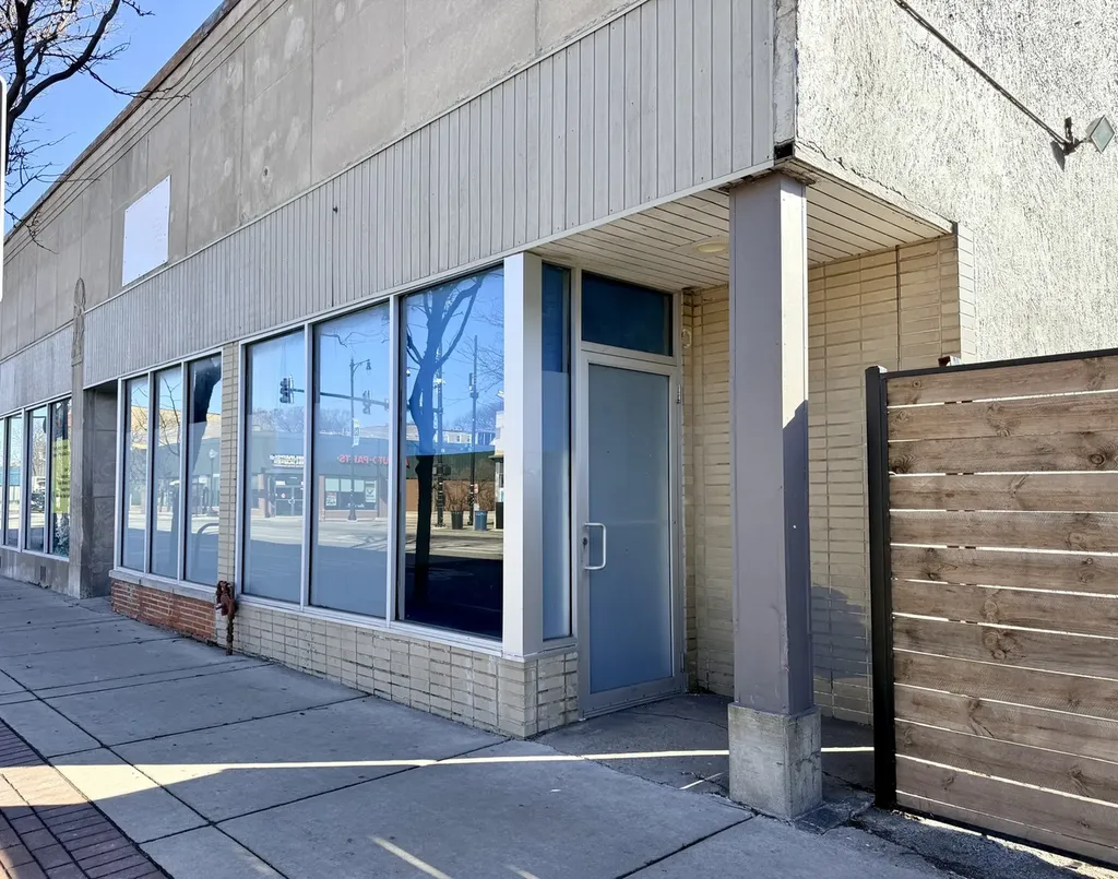 2007 West Howard Street Chicago IL 60645