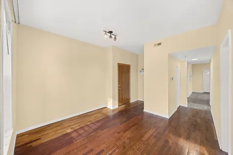6649 South Rhodes Avenue Chicago IL 60637