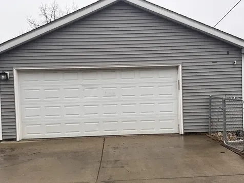 3002 Gilead Avenue Zion IL 60099