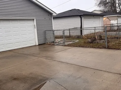 3002 Gilead Avenue Zion IL 60099