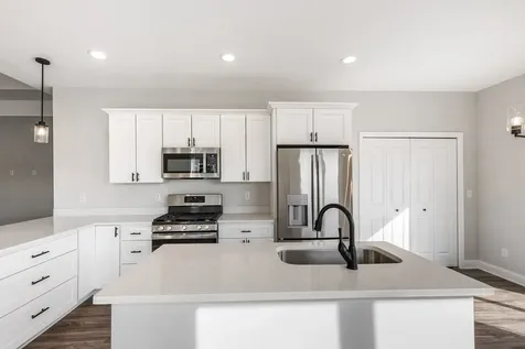 2206 Maggie Lane Sycamore IL 60178