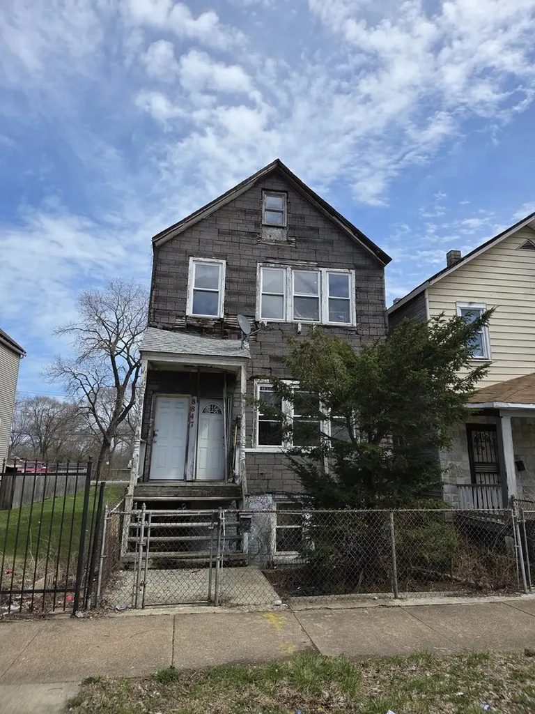 8847 South Burley Avenue Chicago IL 60617