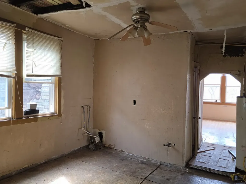 8847 South Burley Avenue Chicago IL 60617