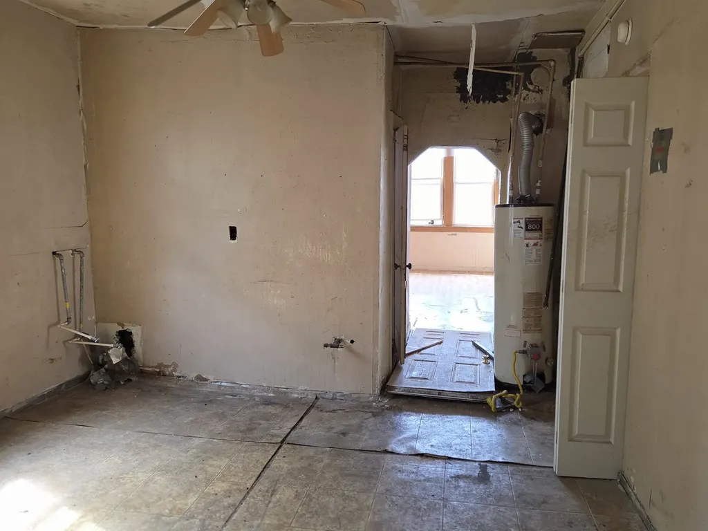 8847 South Burley Avenue Chicago IL 60617