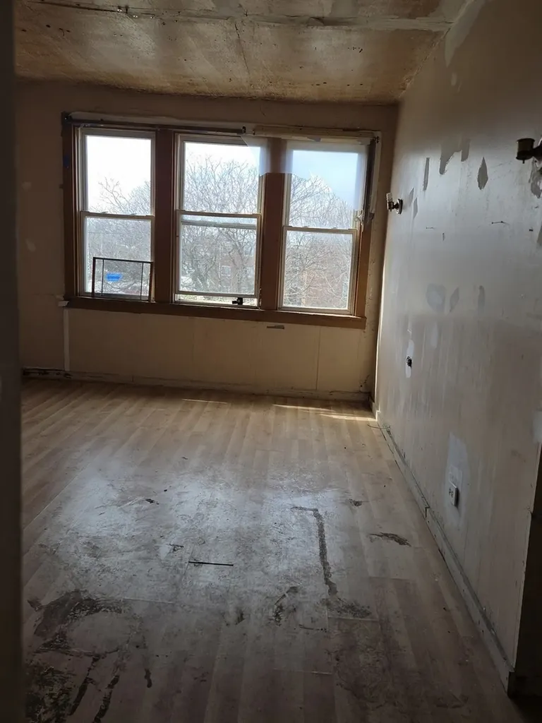 8847 South Burley Avenue Chicago IL 60617