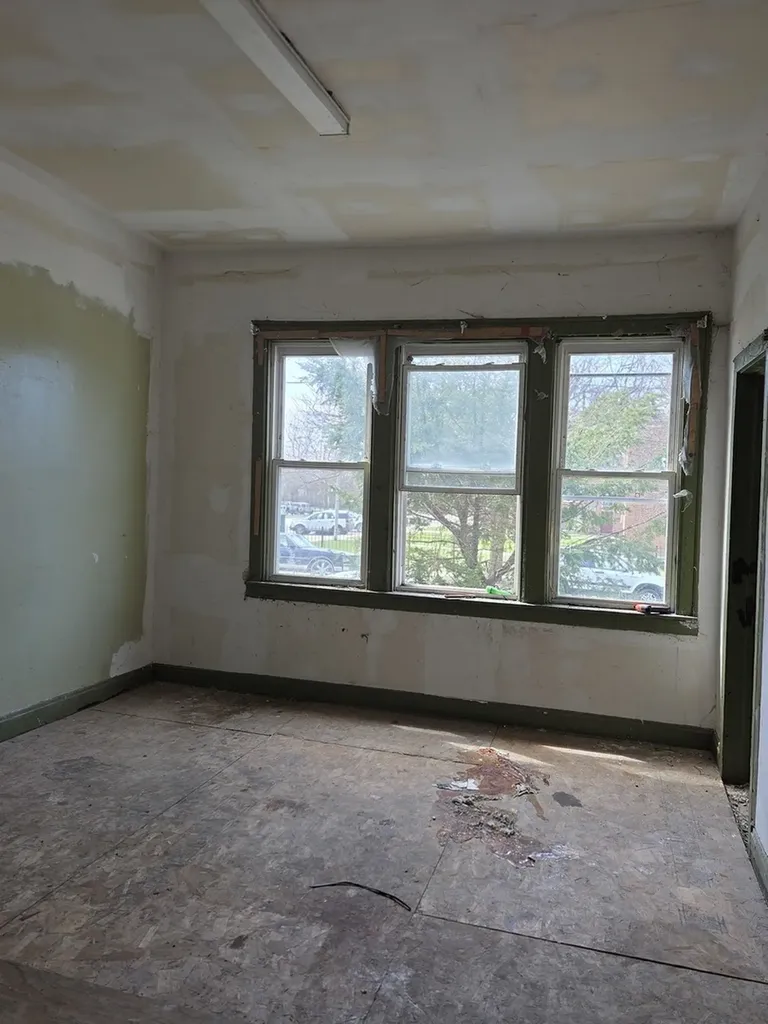 8847 South Burley Avenue Chicago IL 60617