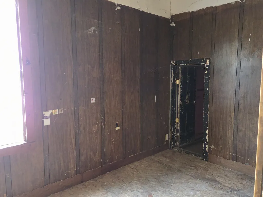 8847 South Burley Avenue Chicago IL 60617