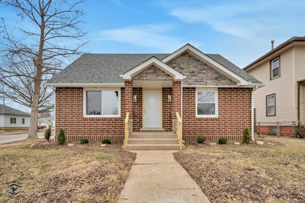 702 South Lincoln Avenue Kankakee IL 60901